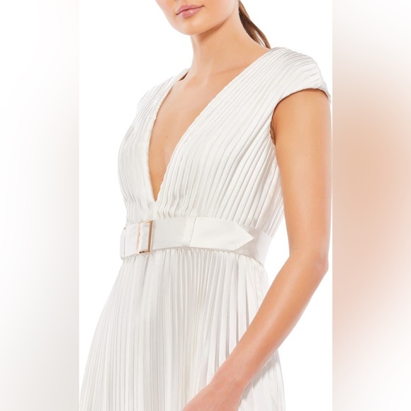 Max Duggal IEENA Pleated Cap Sleeve Satin Midi Gown White Size 10 NWT - Picture 2 of 12